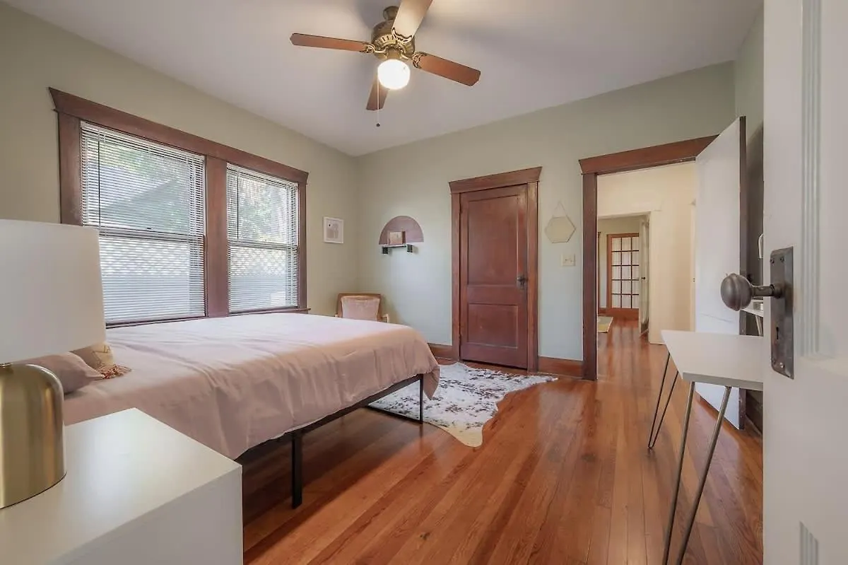 Historic & Cozy Bungalow By Downtown Tampa Сasa de vacaciones
