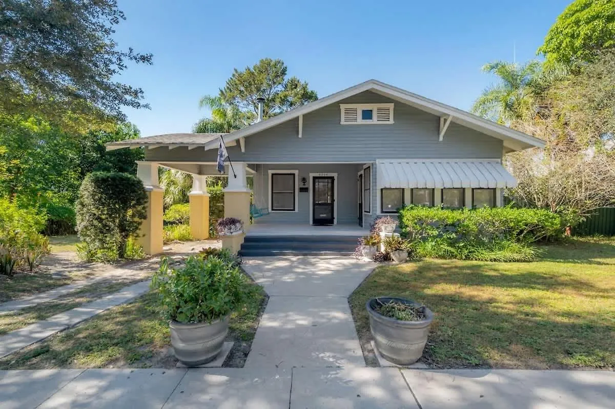 Historic & Cozy Bungalow By Downtown Tampa